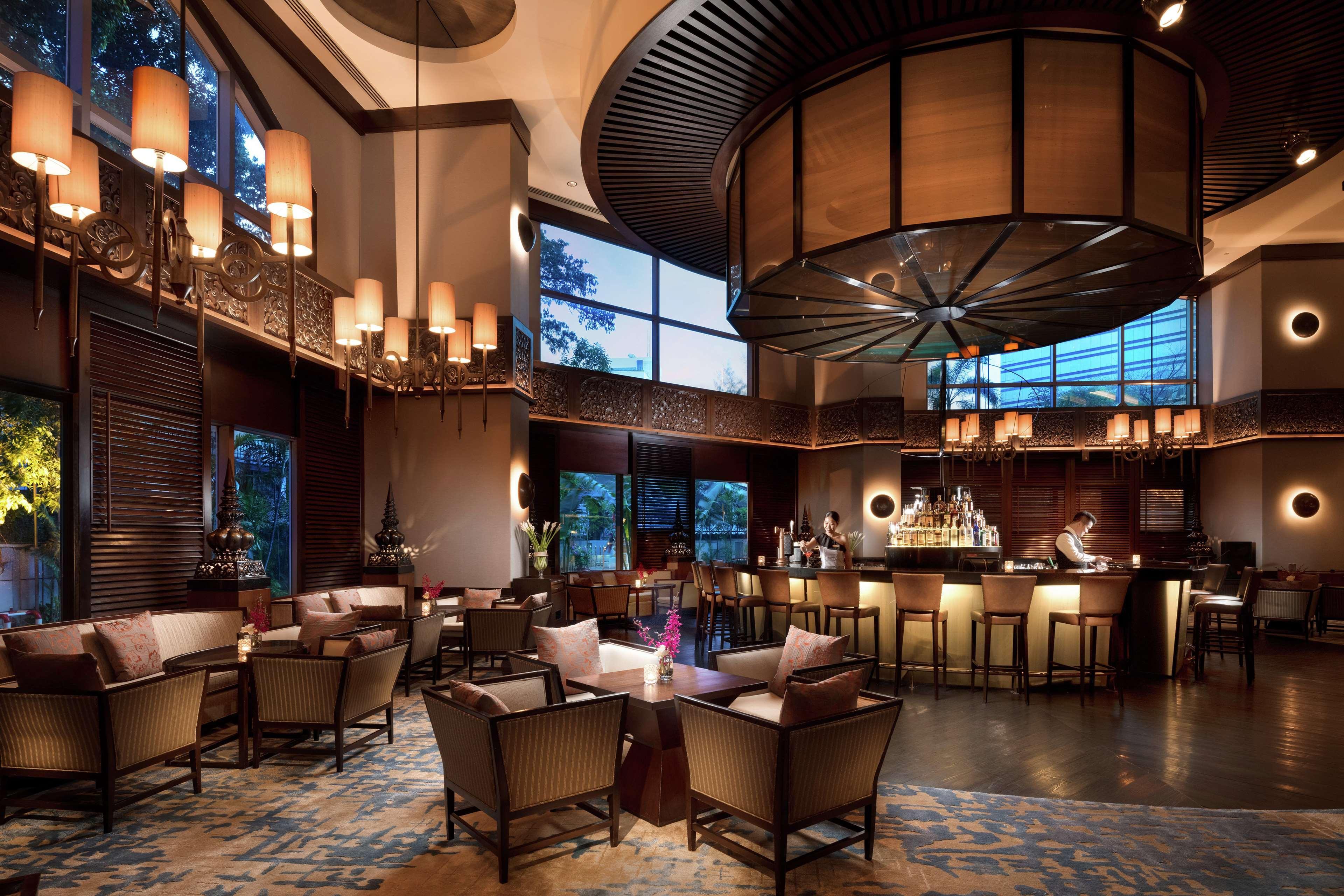 Conrad Bangkok Hotel Екстериор снимка The Bar
