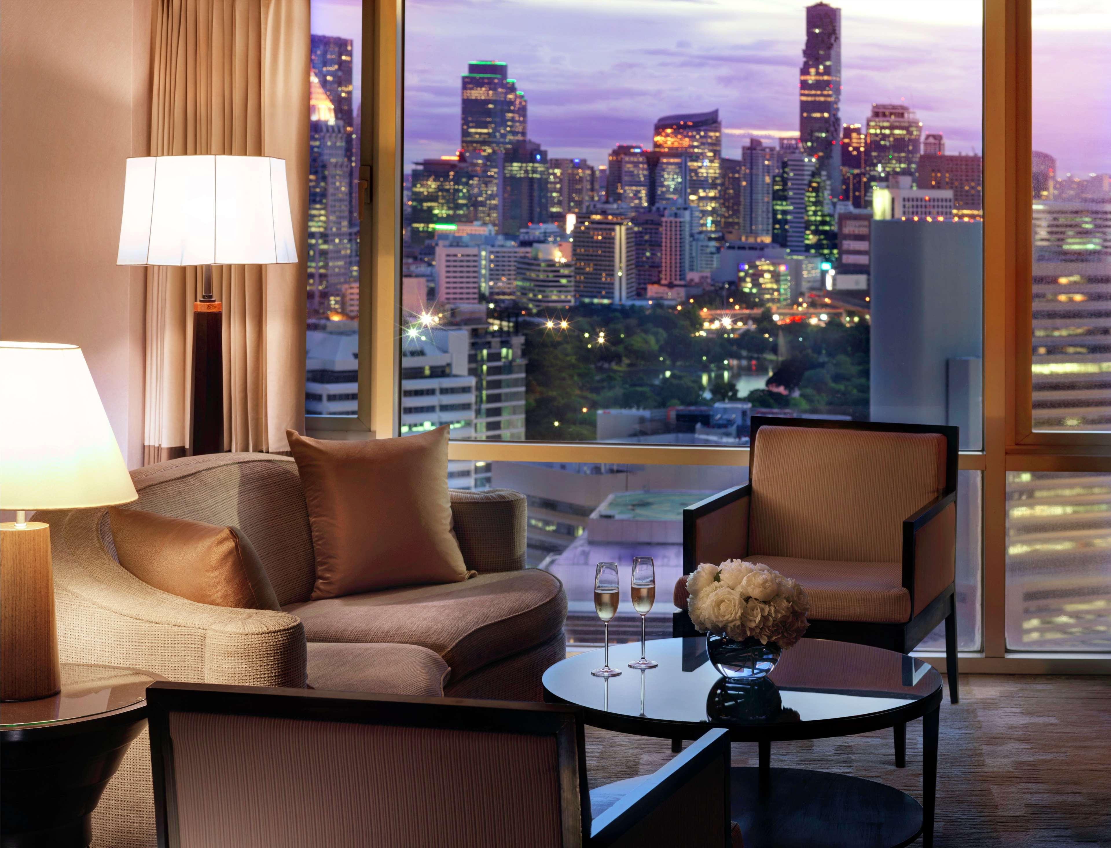 Conrad Bangkok Hotel Екстериор снимка